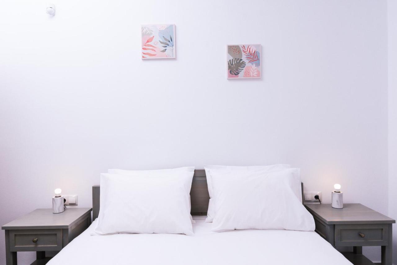 Lychnos Apartments Kamilari Eksteriør billede