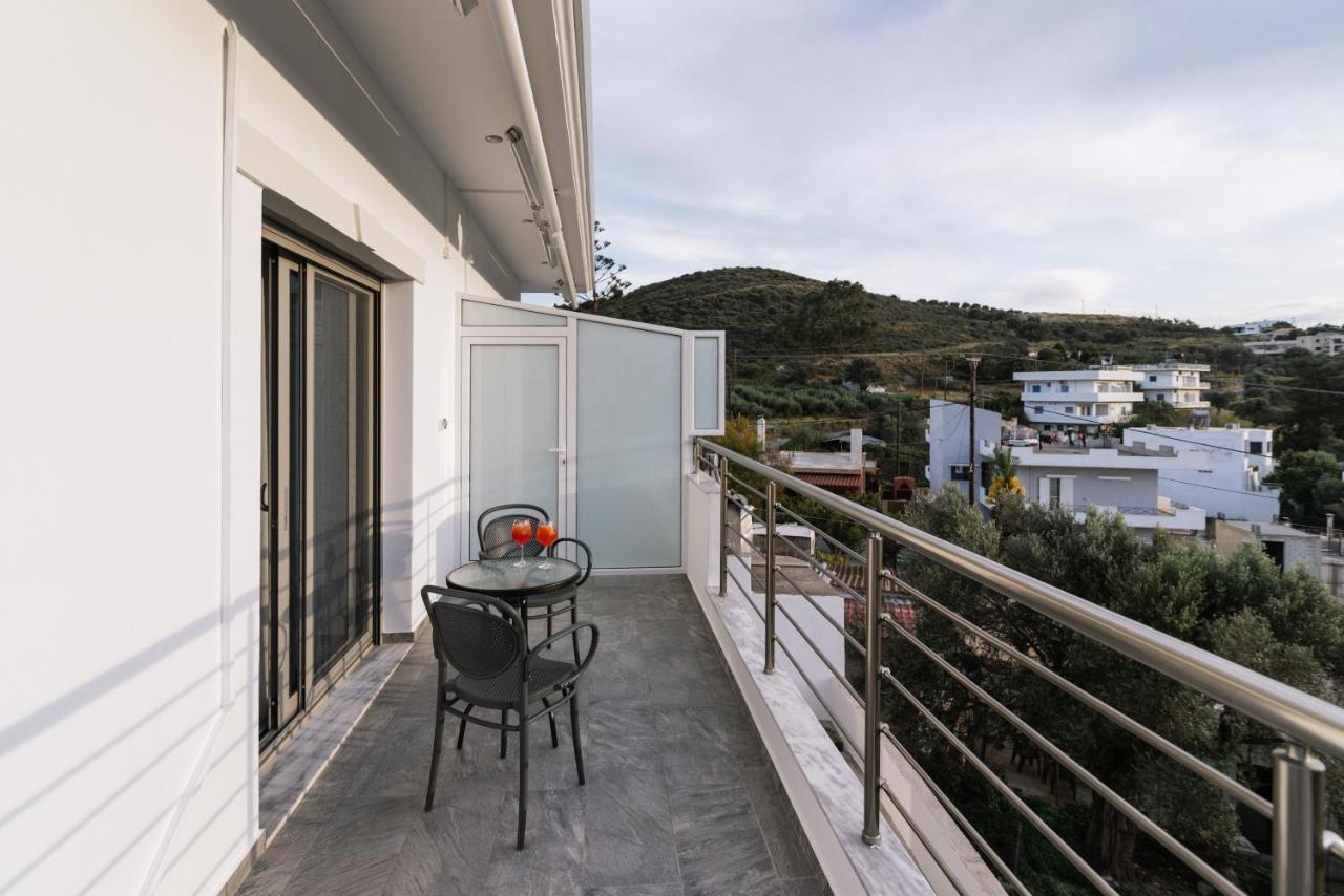 Lychnos Apartments Kamilari Eksteriør billede